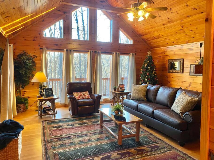 Great Location Pool Table Hot Tub Villa Gatlinburg Esterno foto