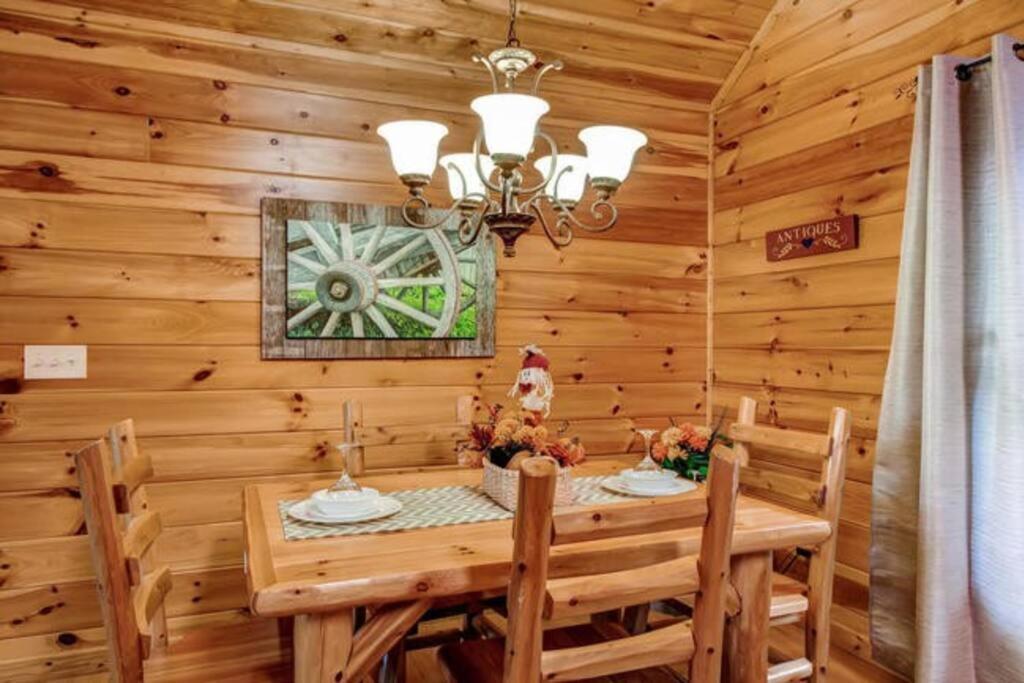Great Location Pool Table Hot Tub Villa Gatlinburg Esterno foto