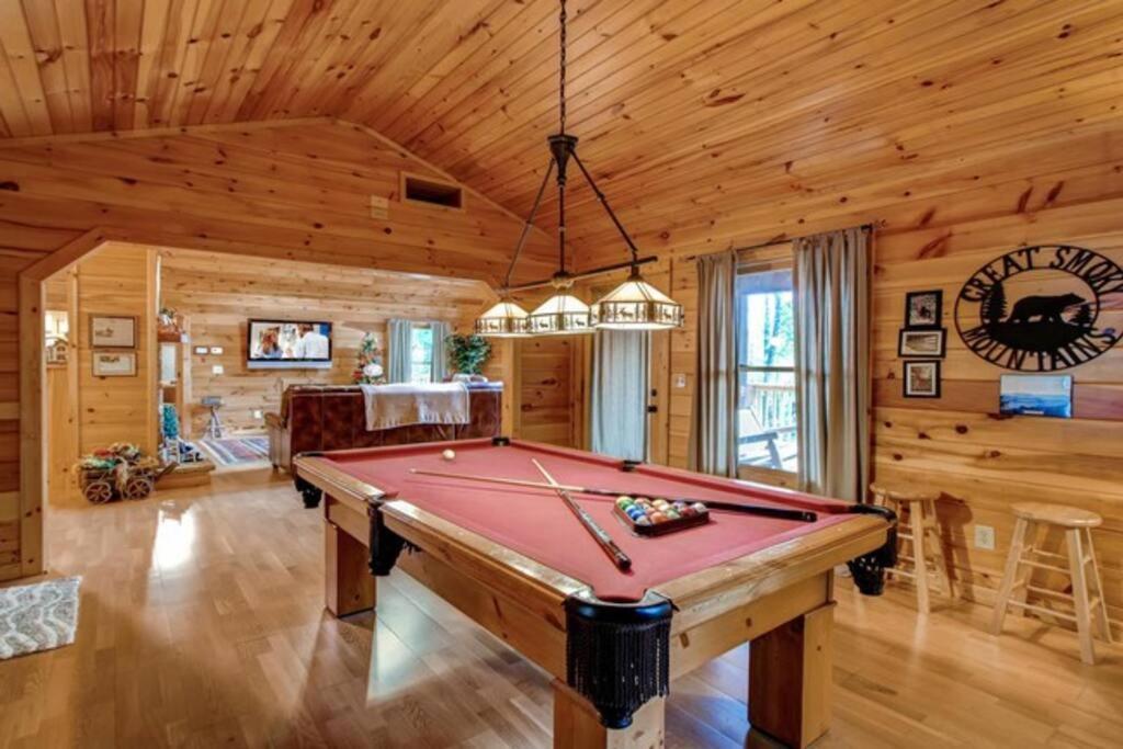 Great Location Pool Table Hot Tub Villa Gatlinburg Esterno foto
